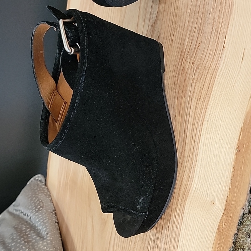 Lucky Brand wedges size 6 and 1/2 black suede - Picture 8 of 12